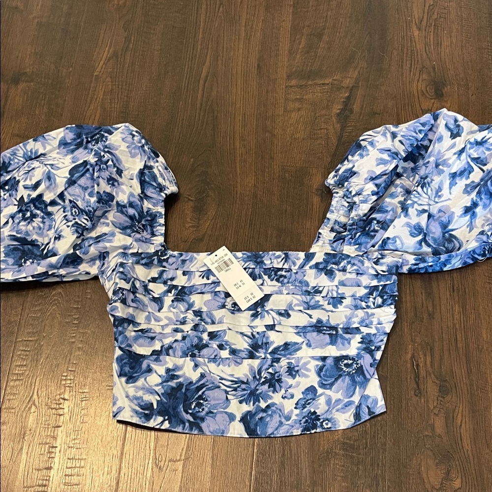 NWT Abercrombie & Fitch Floral Blue Puff Sleeve Top